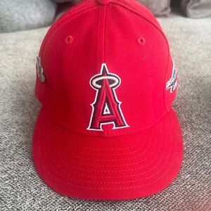 Anaheim Angles MLB 2002 World Series Champions Cap with pin